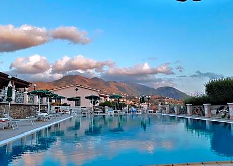 Hotel Ristorante Borgo La Tana