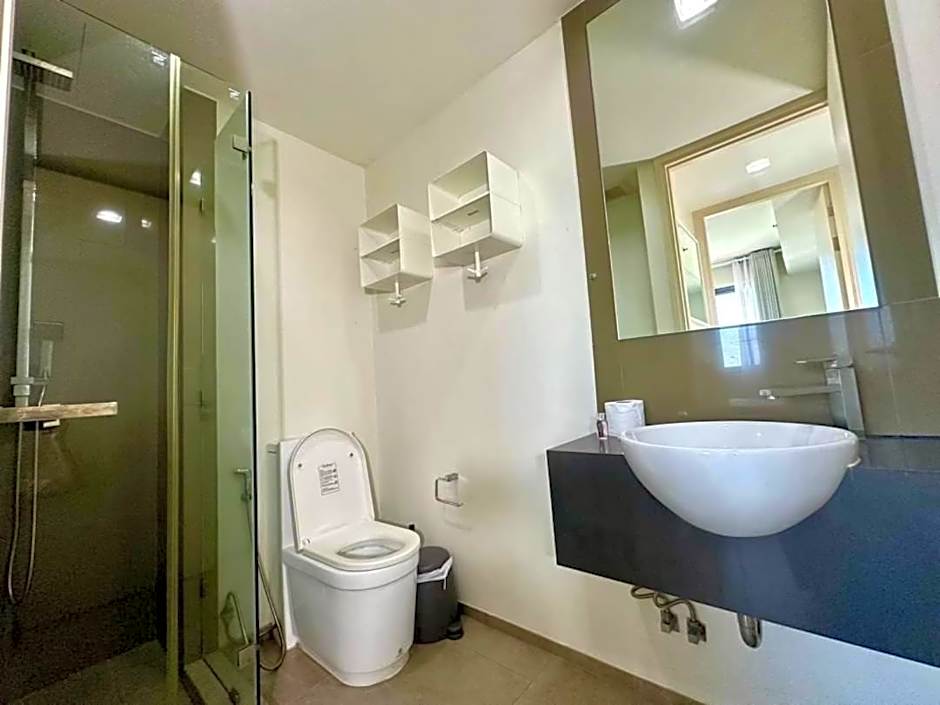 Sea View Spacious Condo At Pattaya