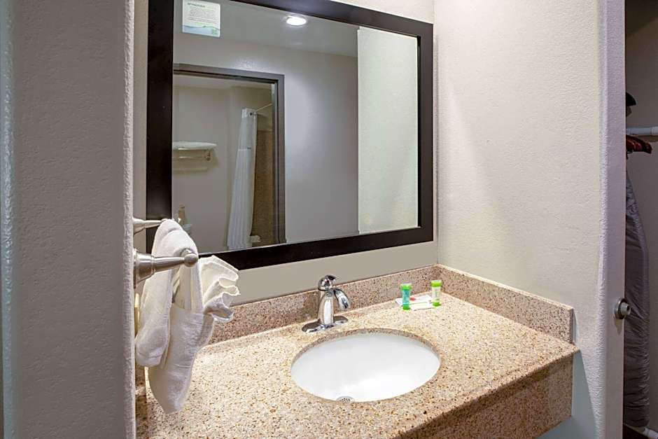 Days Inn by Wyndham Baton Rouge I-10