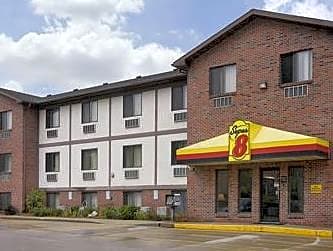 Super 8 by Wyndham W Dodge-Omaha