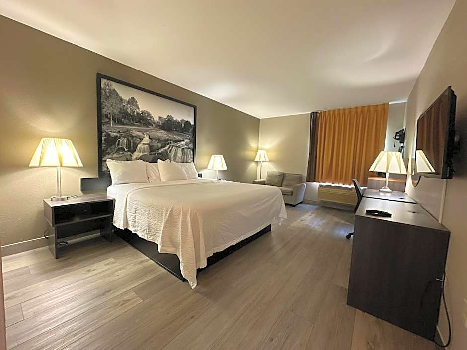 Super 8 by Wyndham Piedmont Greenville Area