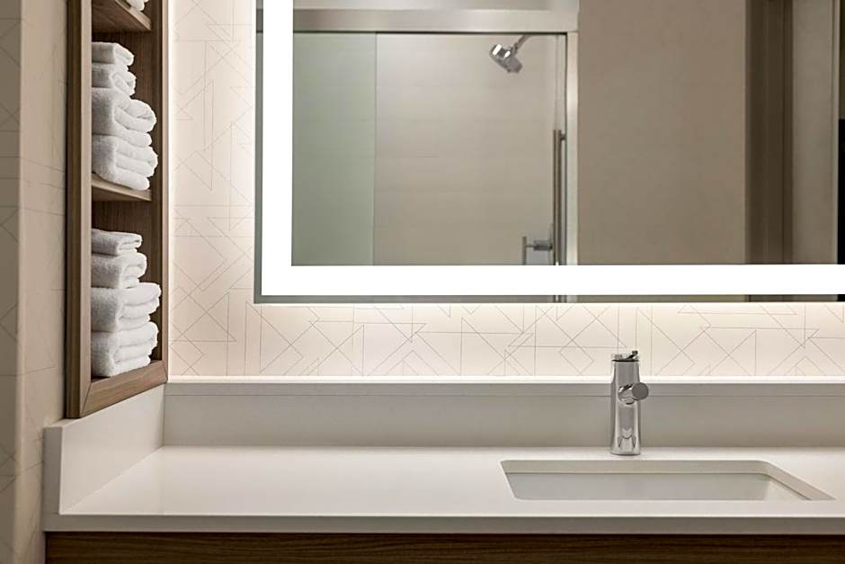 Holiday Inn Express Syracuse Airport By IHG