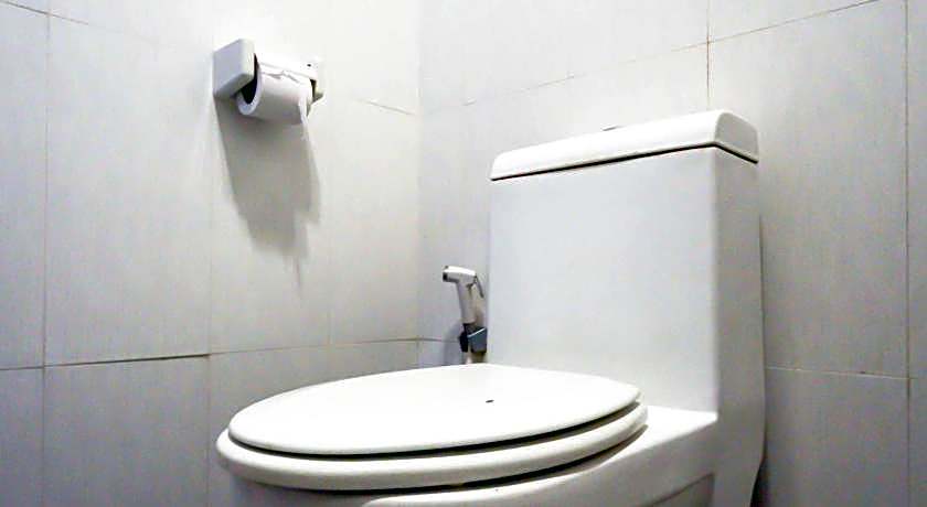 RedDoorz Plus near Amplaz Yogyakarta