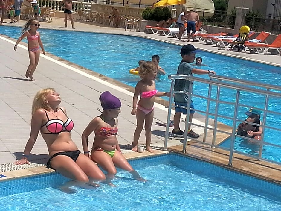 Lara Hadrianus Hotel