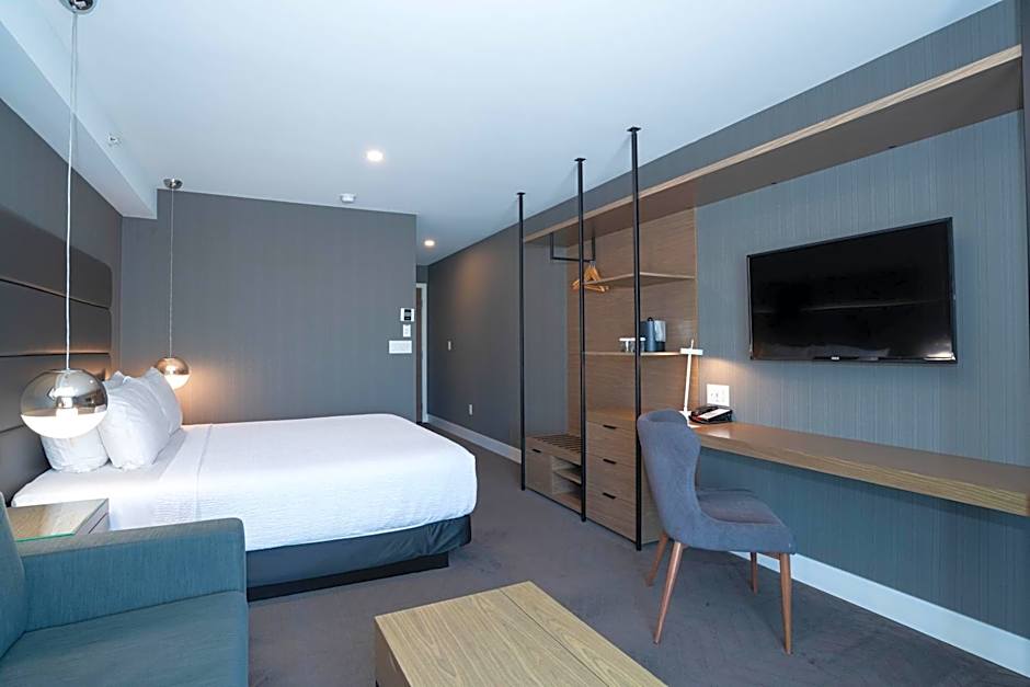 Sandman Signature Calgary Airport Hotel