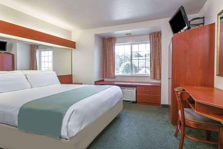 1 Queen Bed, Mobility Accessible Room, Non-Smoking