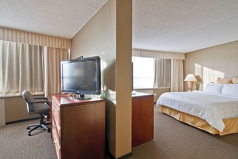 Chateau Lacombe Hotel