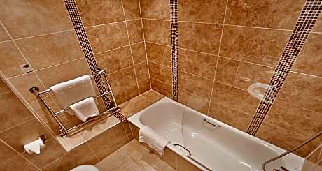 Deluxe Double Room with Walk-In Shower - Disability Access/Ground Floor