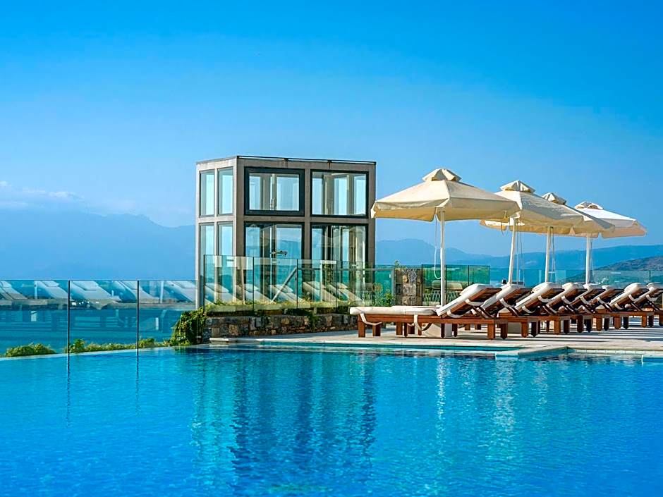 Royal Marmin Bay Boutique & Art Hotel