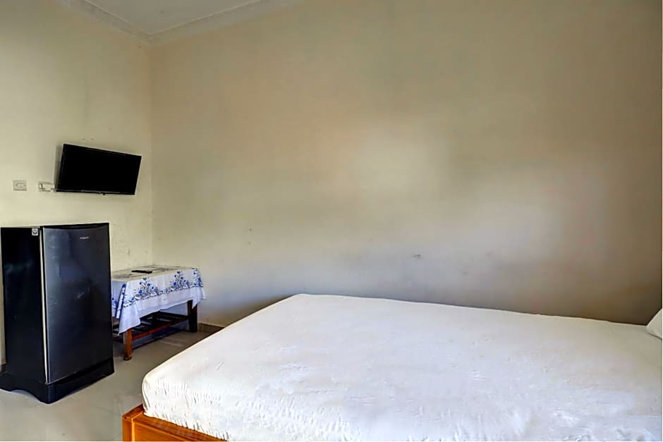 OYO Life 92838 Kost Ibu Surya