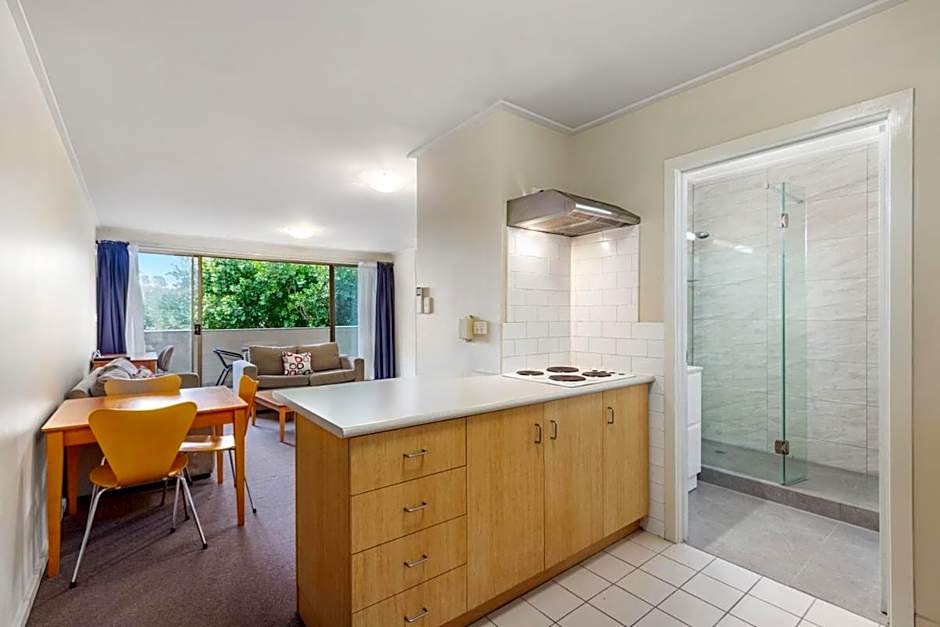 Knox International Hotel and Apartments