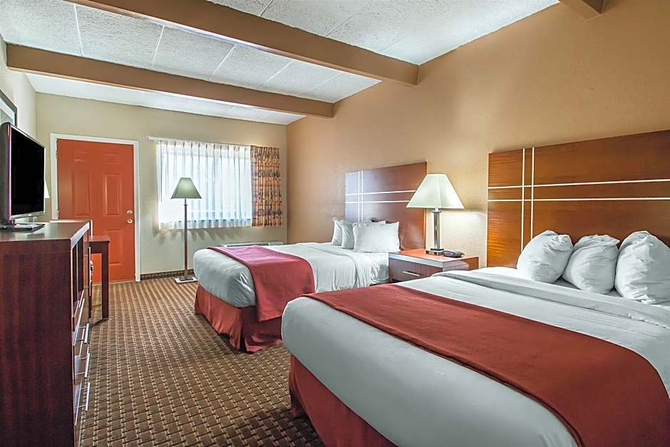 Quality Inn East Dubuque