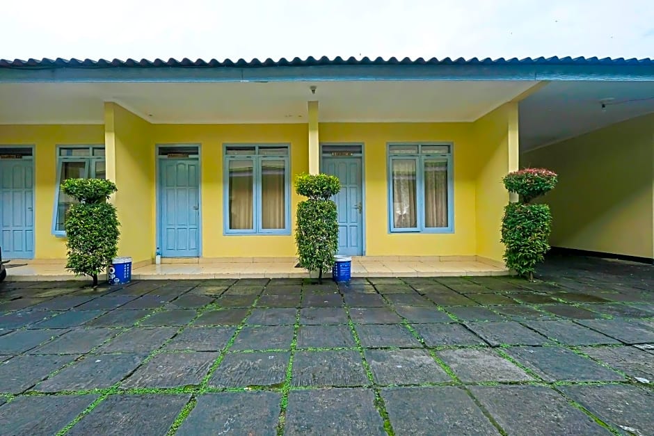 OYO 92485 Hotel Family