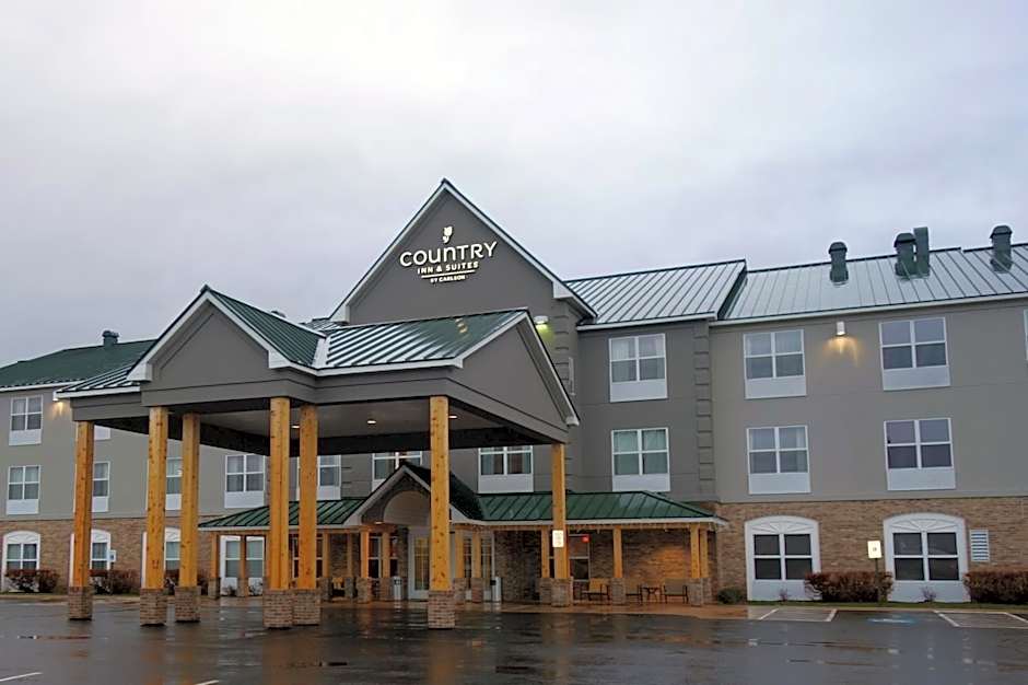 Country Inn & Suites by Radisson, Houghton, MI