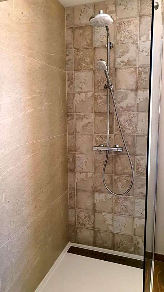 Maison La Devinière - sauna et spa compris accessibles toute l'année
