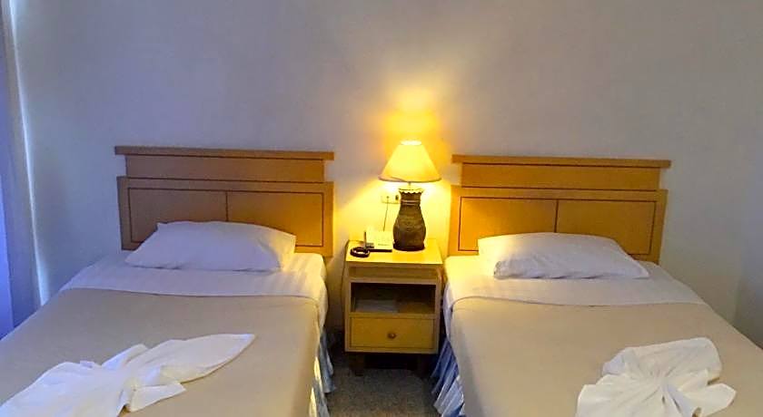 Maneerote Hotel Surin