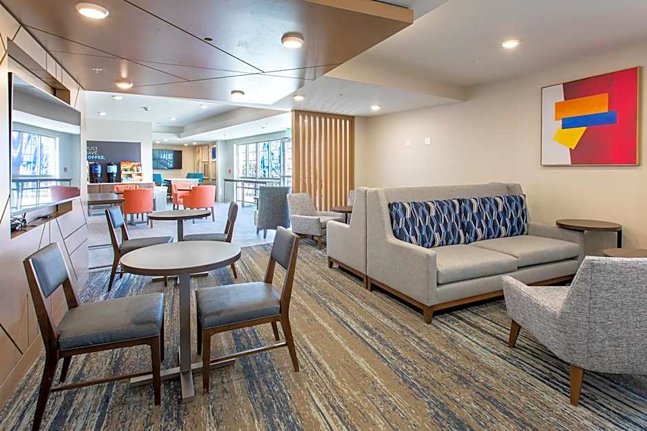 Holiday Inn Express & Suites Englewood - Denver South By IHG