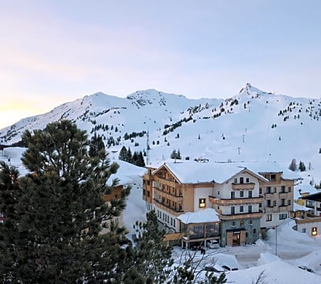 Hotel Alpenland