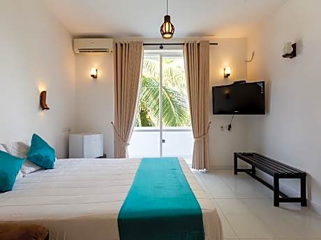 Yoho Royal Mount Hotel