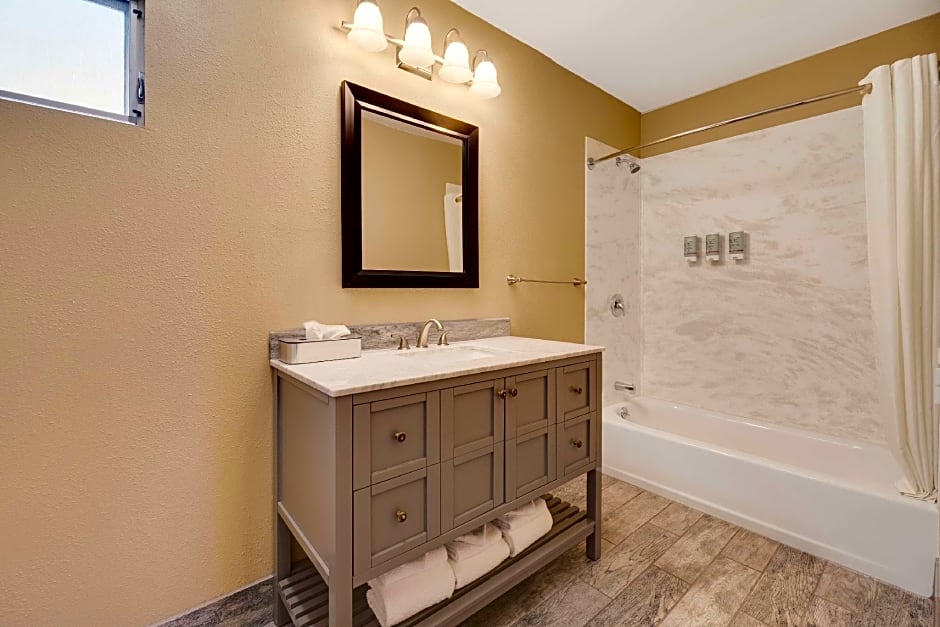 Best Western Plus Frontier Motel