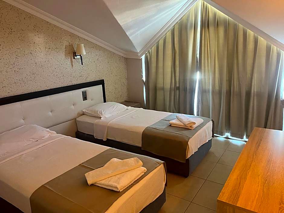 MONİ HOTEL