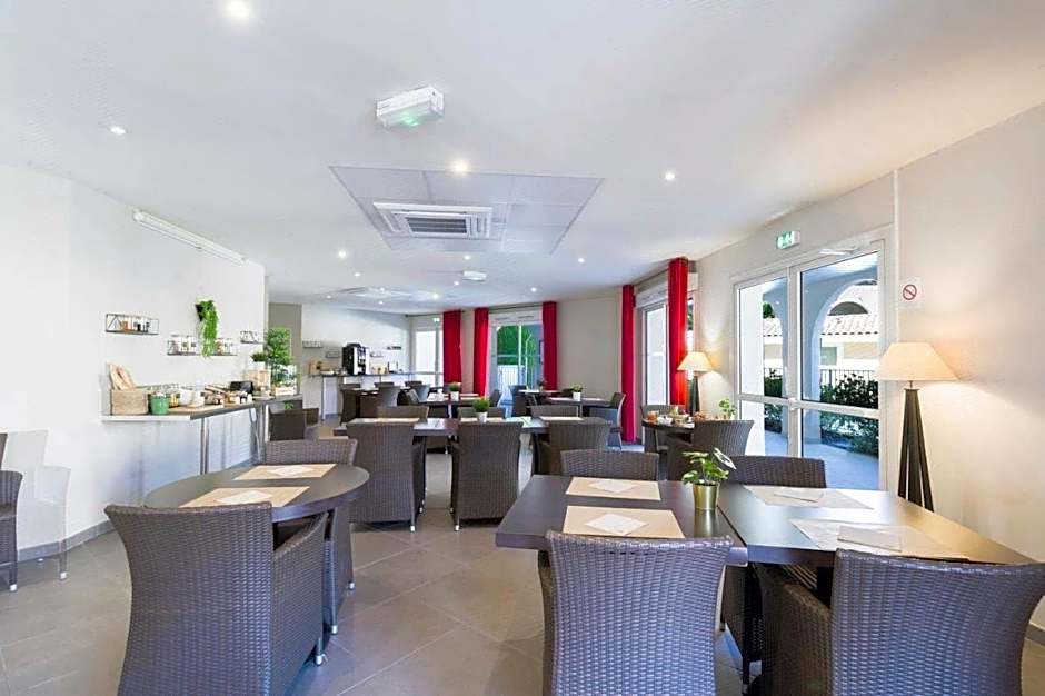 Park & Suites Village Aix-Le Rousset