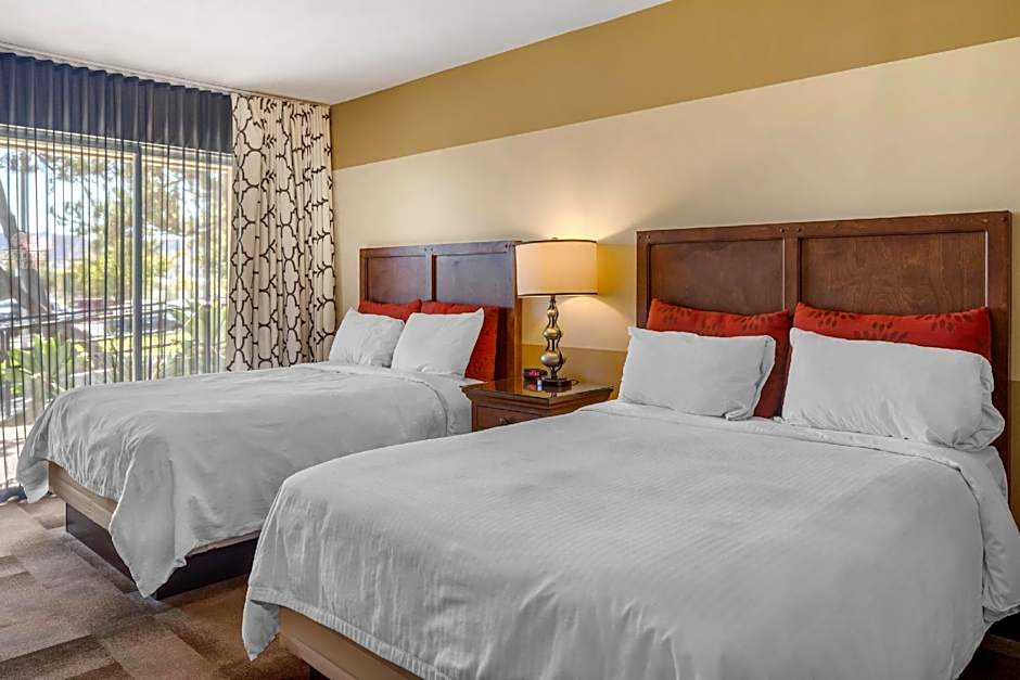 Carlton Oaks Lodge, an Ascend Collection Hotel