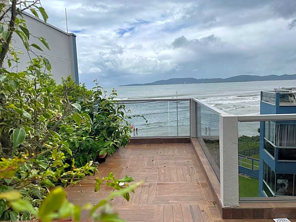 Itapema-Meia Praia- 3 quartos - Frente Mar!