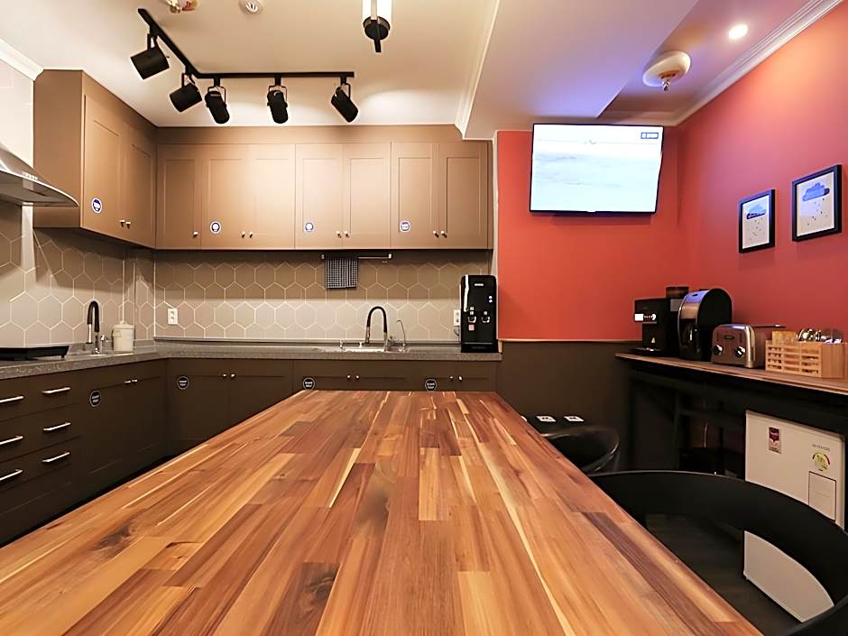Blueboat Hostel Jeonju (Korea Quality)