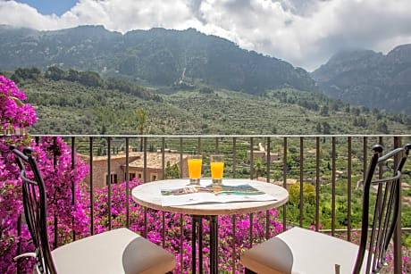 APARTMENT SUITE WITH BALCONY