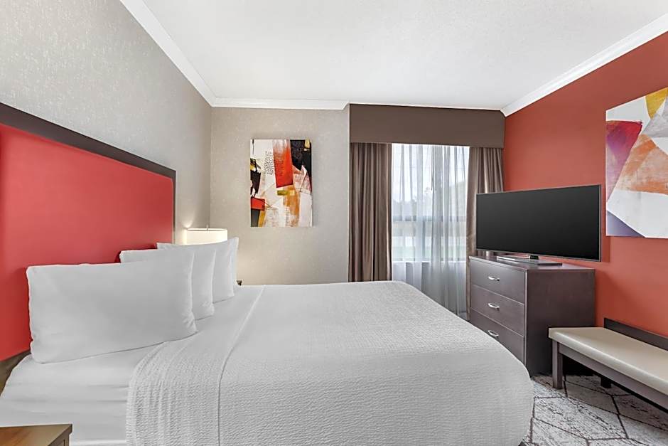 Best Western Plus Rose City Suites