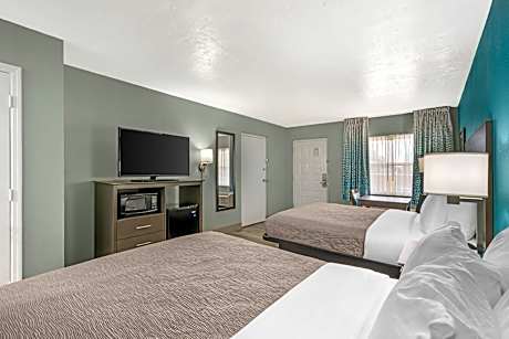 2 Queen Beds, Nonsmoking, Upgrade