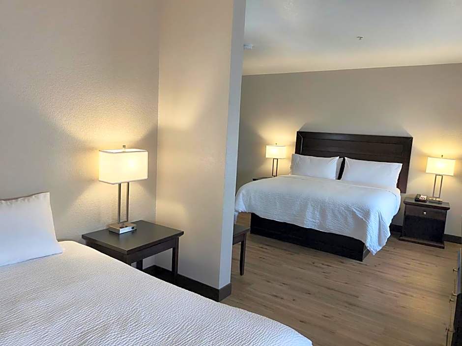 Grander Inn & Suites by IHG