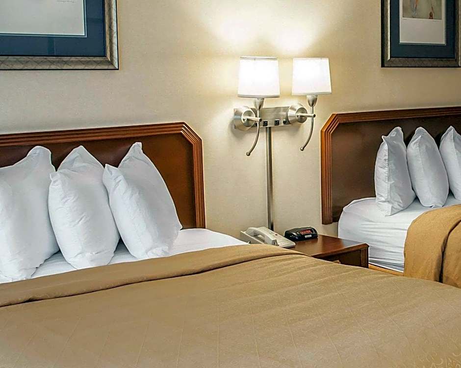 Quality Inn & Suites Goshen