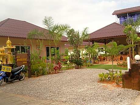 Khao Lak Summer House Resort