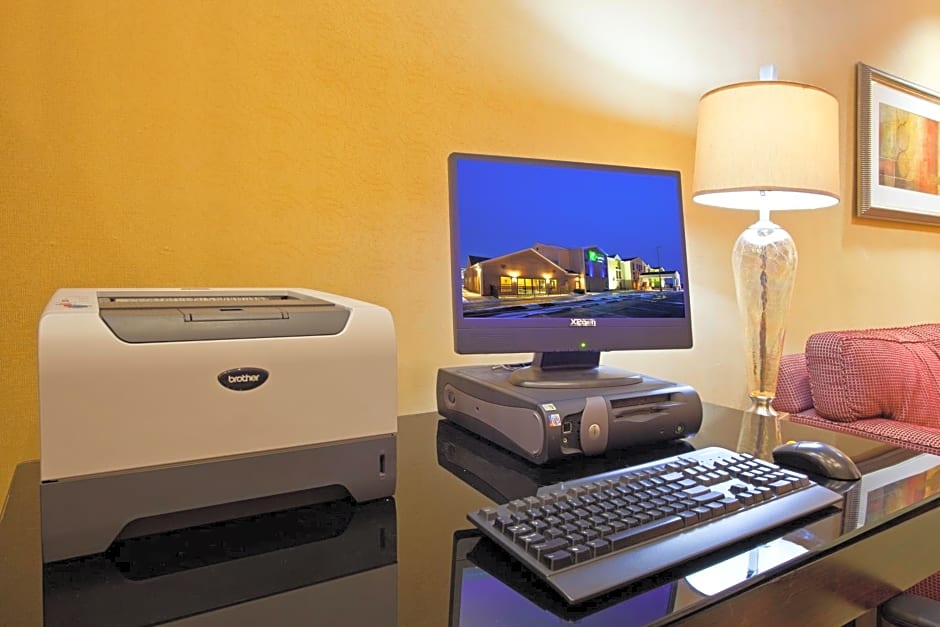 Holiday Inn Express Hotel & Suites Cleveland-Streetsboro by IHG