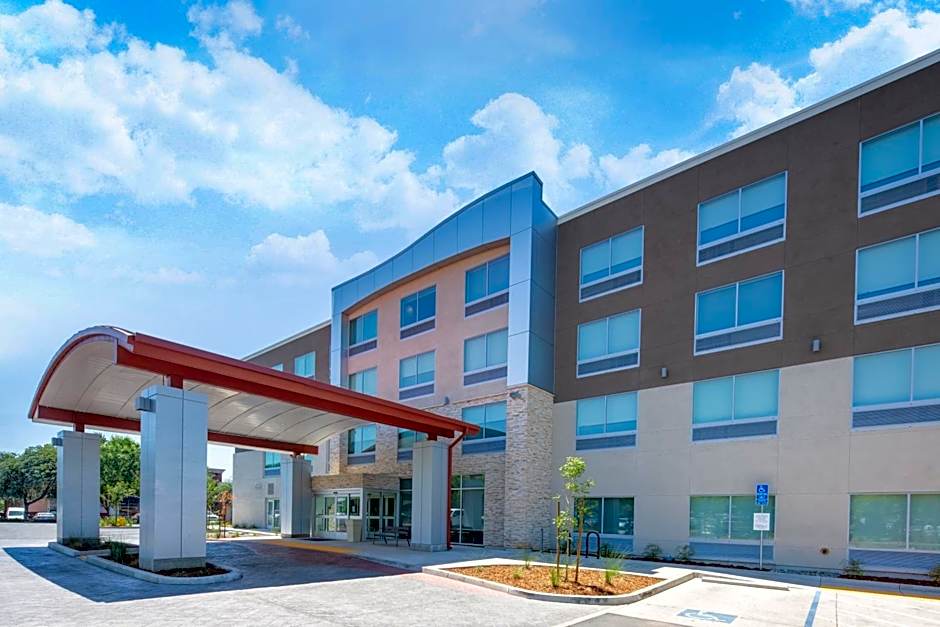 Holiday Inn Express And Suites Chico By IHG