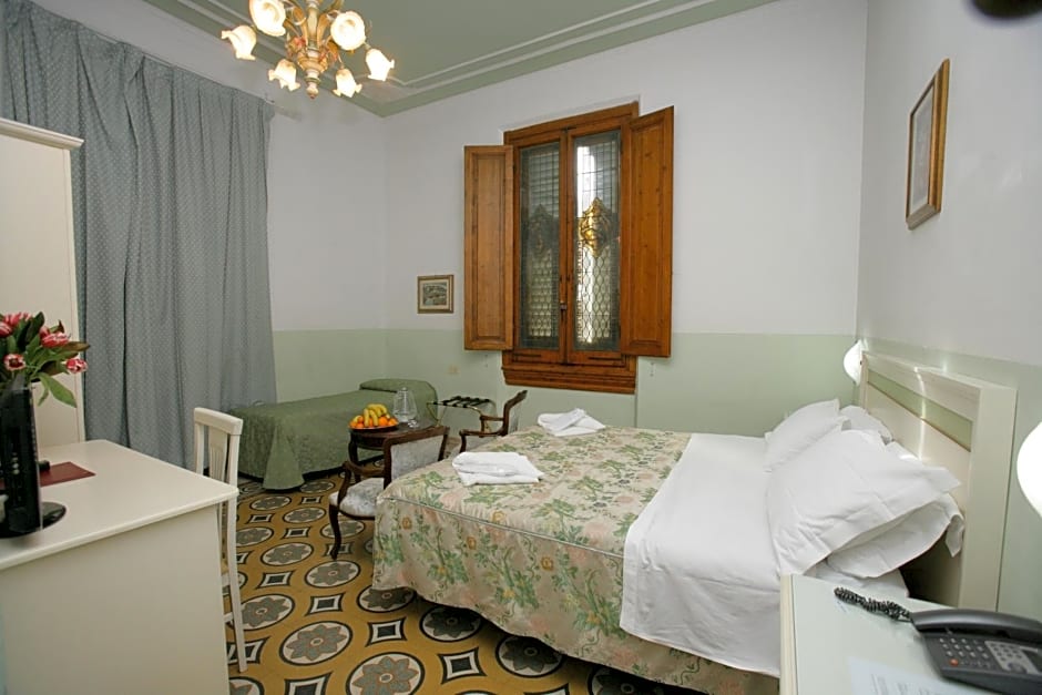 Hotel Desiree