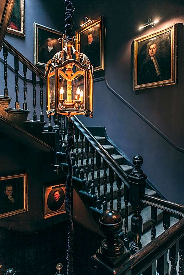 No.11 Cadogan Gardens