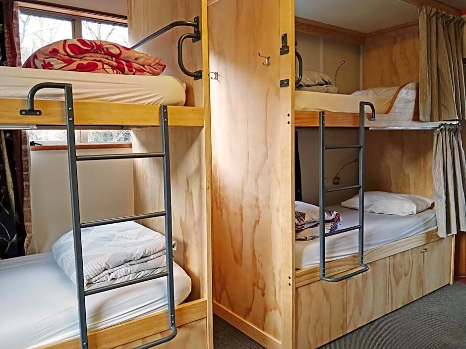 The Flaming Kiwi Backpacker