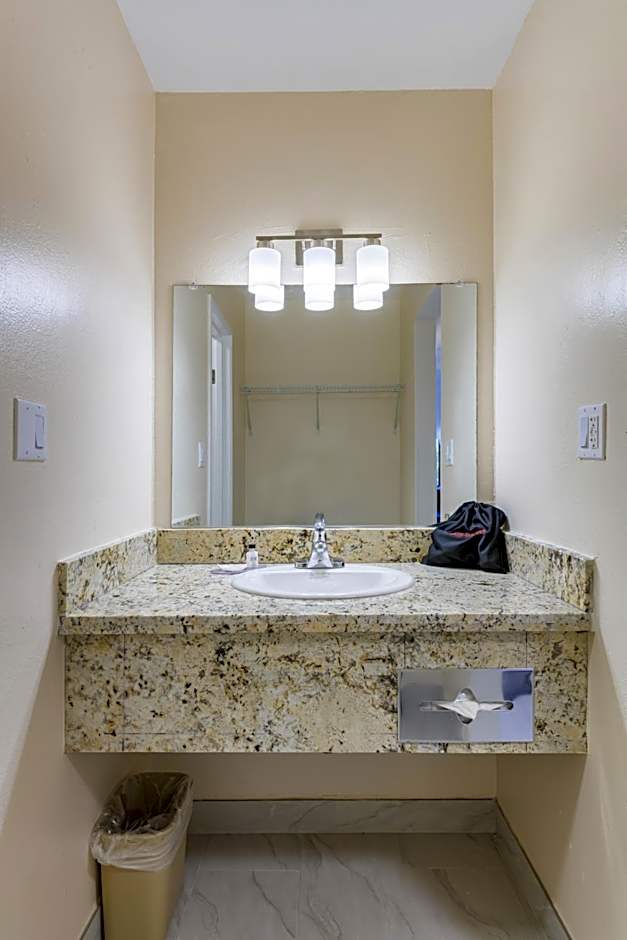 The Prime Suites, Vallejo - Napa Valley and Six Flags Discovery Kingdom