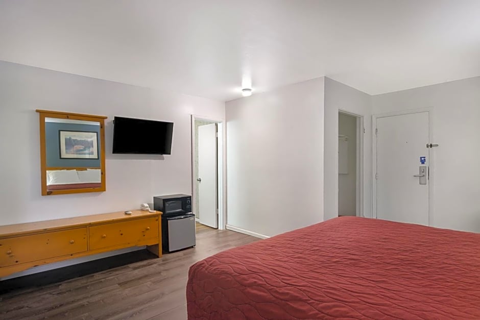 Rodeway Inn & Suites Sidney Historic Downtown I-80