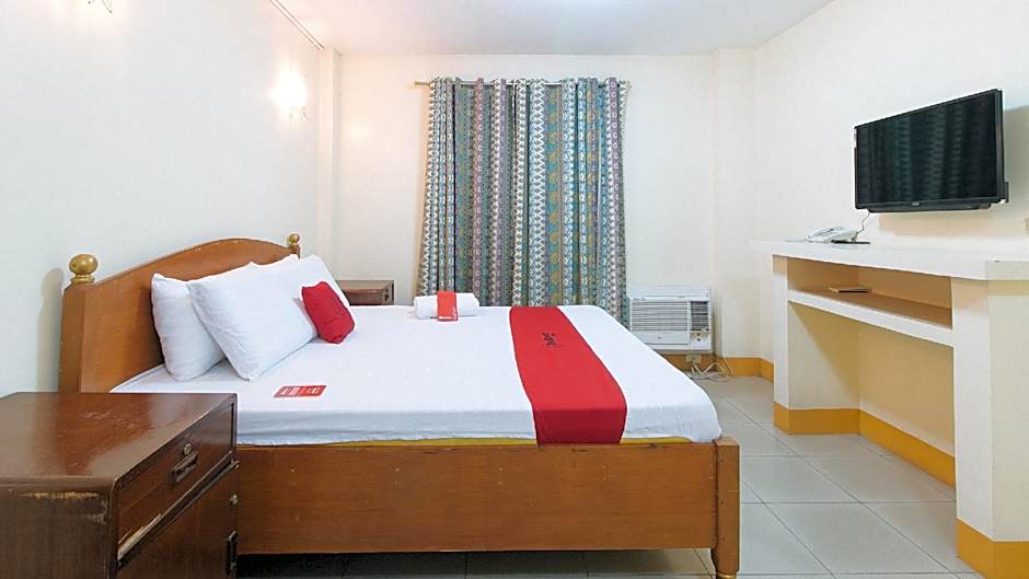 RedDoorz @ Golden Park Inn La Union