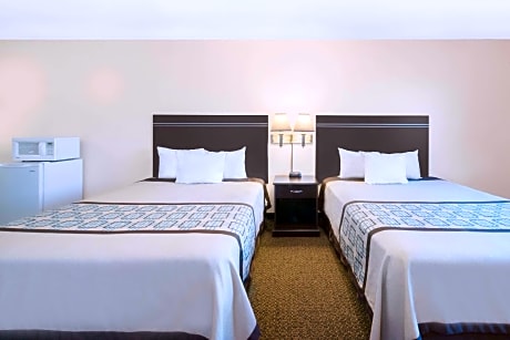 2 Double Beds Smoking