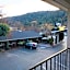 Mariposa Lodge