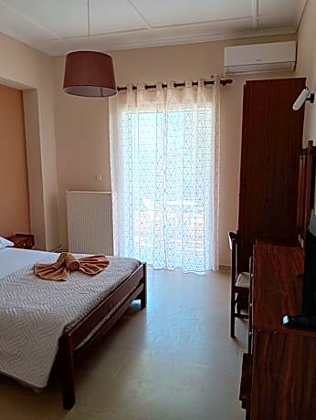 Triple Room with Garden View