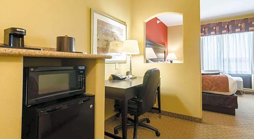 Comfort Suites Salina South