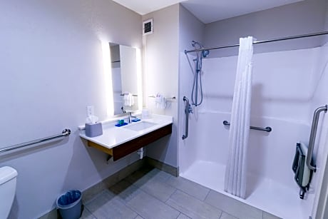Standard King Room with Roll-In Shower - Communications Access