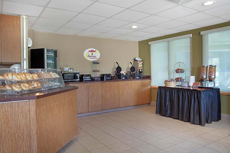 Super 8 by Wyndham Midland