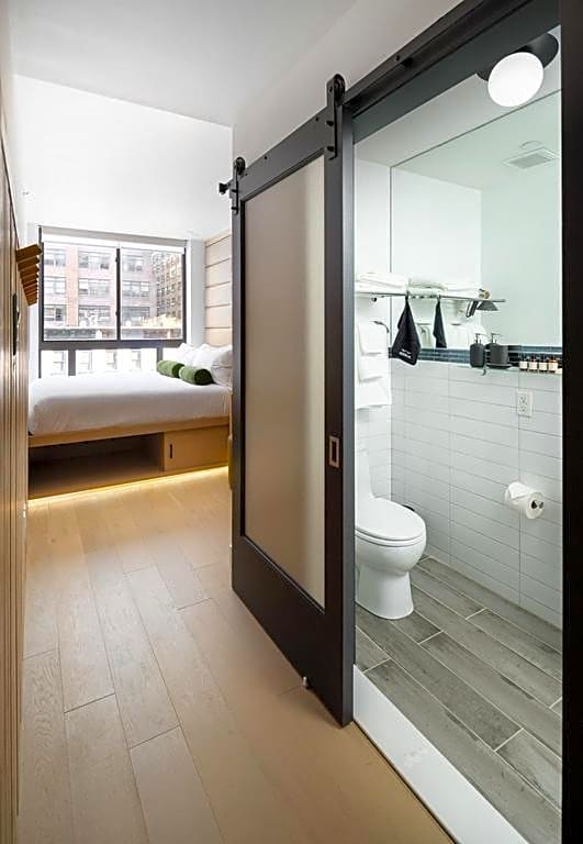 Little Charlie Hotel